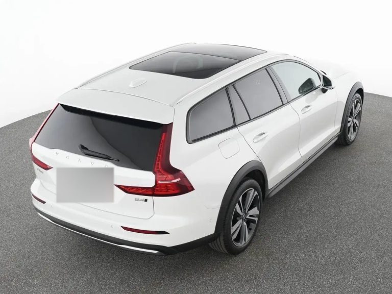 Volvo V60 Cross Country B4 AWD Ultimate - photo 18
