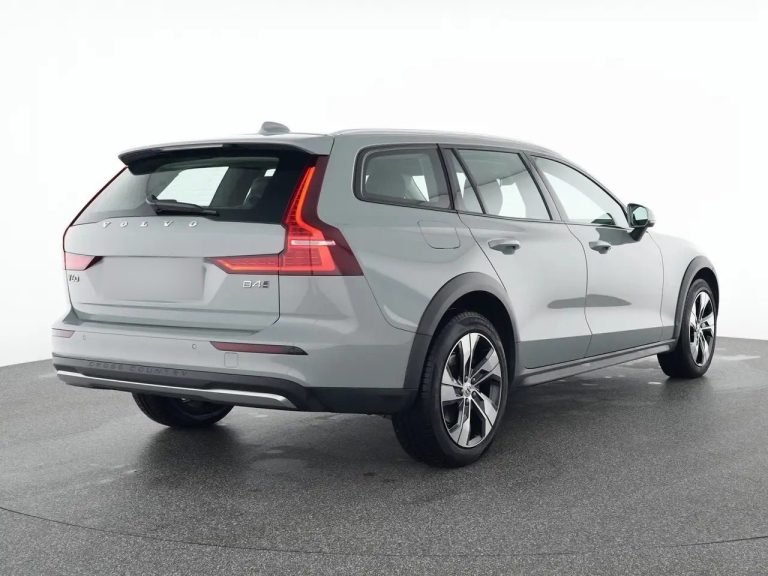 Volvo V60 Cross Country B4 AWD Ultimate - photo 2
