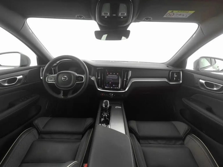 Volvo V60 Cross Country B4 AWD Plus - photo 3