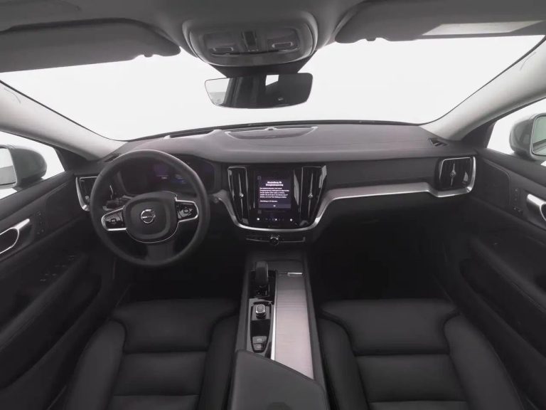 Volvo V60 Cross Country B4 AWD Ultimate - photo 3