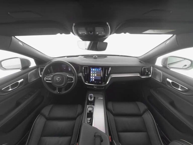 Volvo V60 Cross Country B4 AWD Ultimate - photo 3