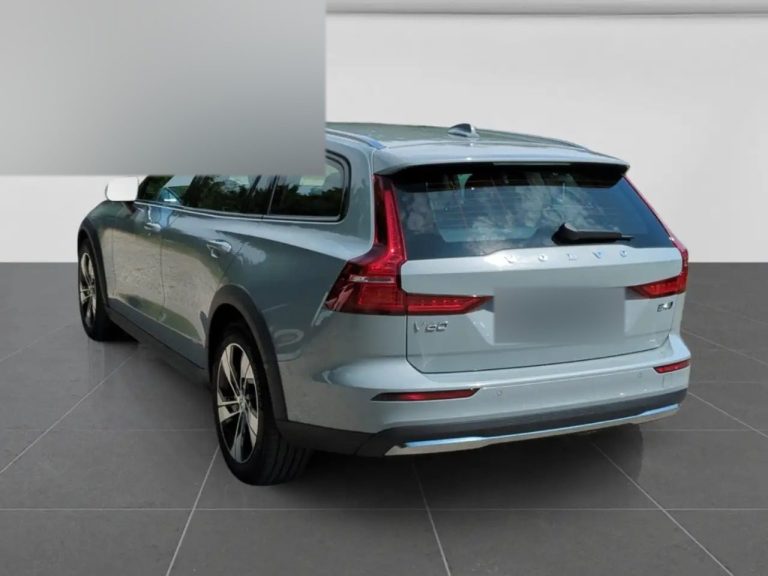 Volvo V60 Cross Country B4 AWD Plus - photo 3