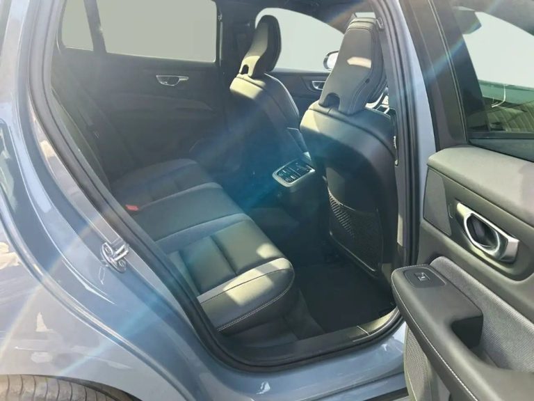 Volvo V60 B4 Ultimate Dark - photo 5