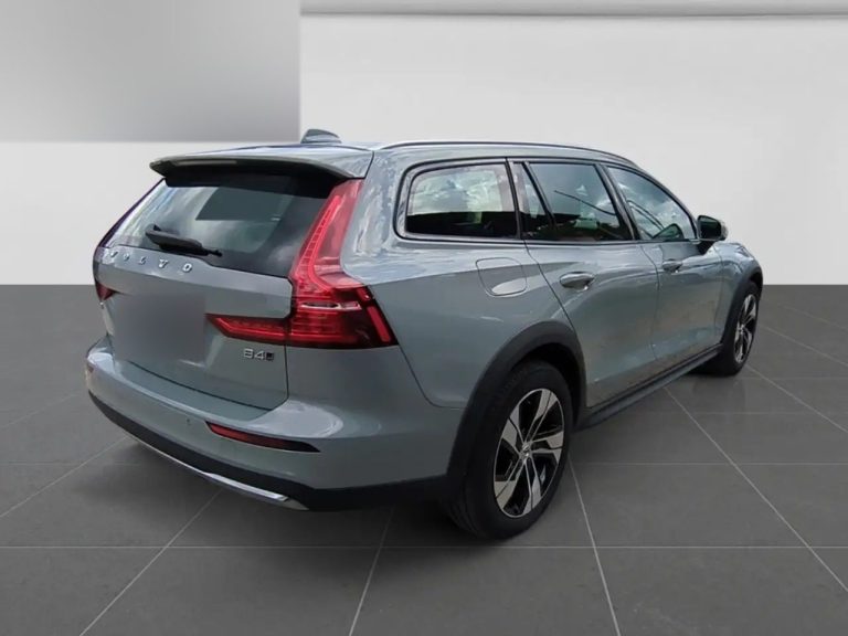 Volvo V60 Cross Country B4 AWD Plus - photo 5