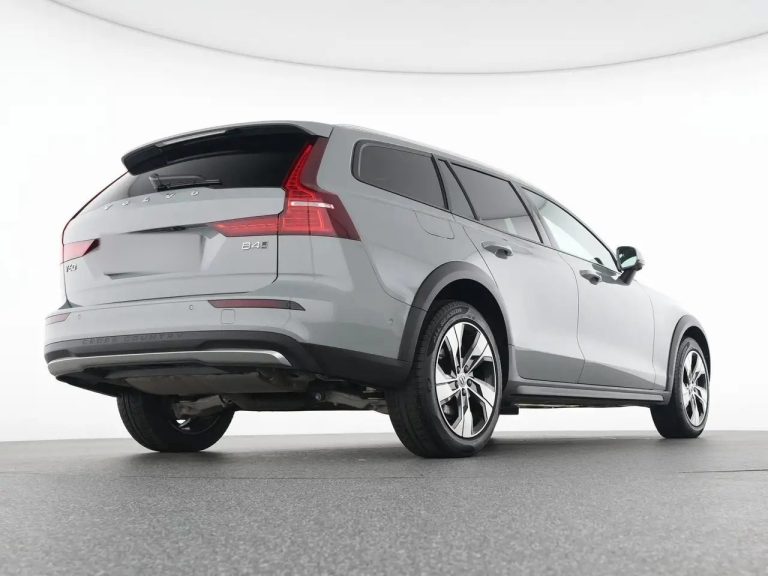 Volvo V60 Cross Country B4 AWD Plus - photo 7