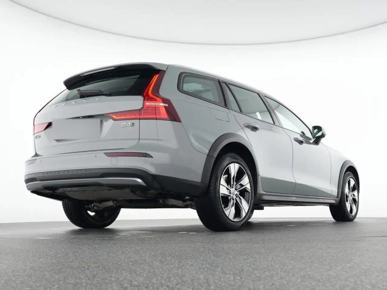 Volvo V60 Cross Country B4 AWD Ultimate - photo 7