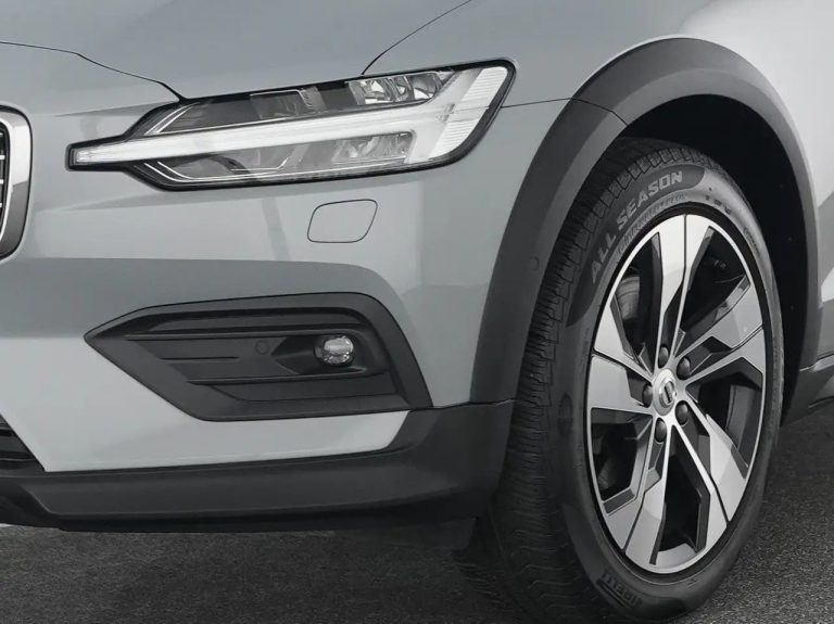 Volvo V60 Cross Country B4 AWD Plus - photo 8