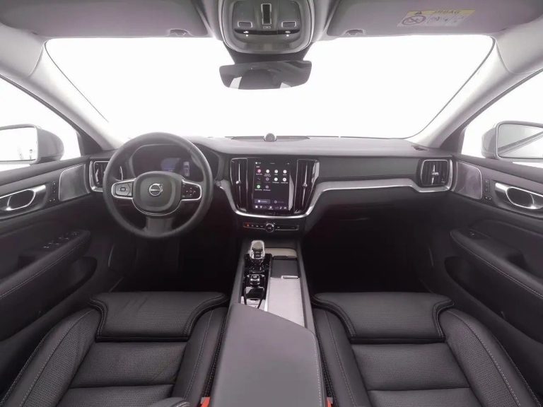 Volvo V60 Cross Country B4 AWD Ultimate - photo 3