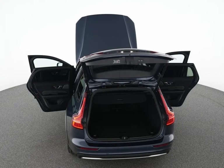 Volvo V60 Cross Country B4 AWD Ultimate - photo 10