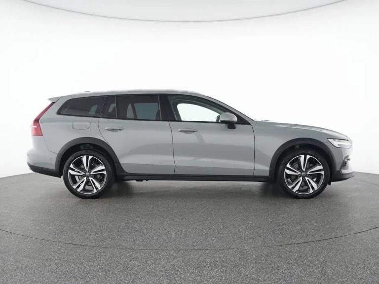 Volvo V60 Cross Country B4 AWD Ultimate - photo 11