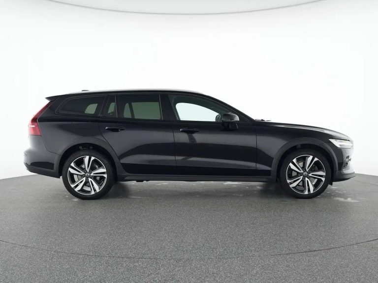 Volvo V60 Cross Country B4 AWD Plus - photo 11