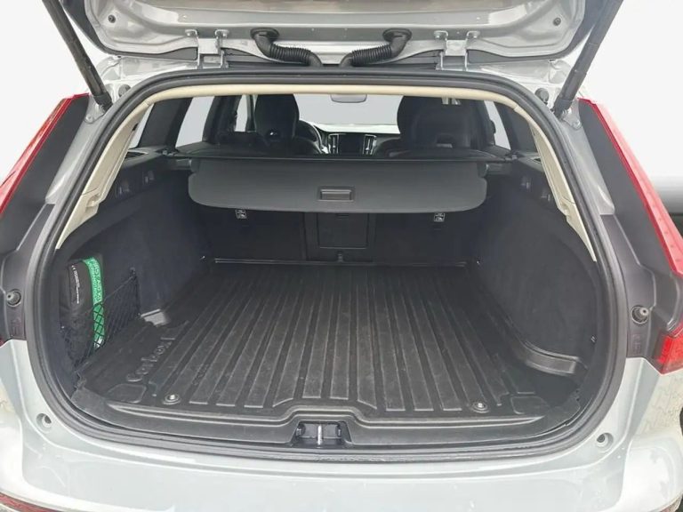 Volvo V60 T8 AWD Plus - photo 11