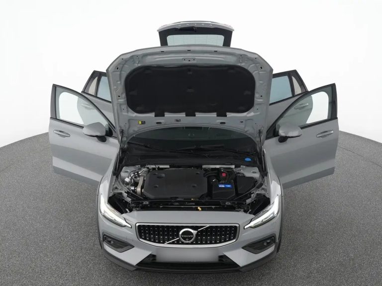 Volvo V60 Cross Country B4 AWD Ultimate - photo 12
