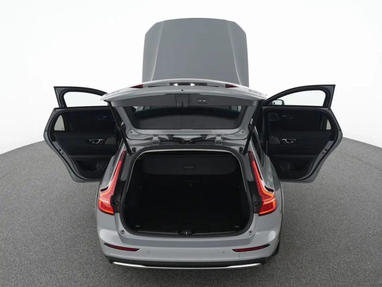 Volvo V60 Cross Country B4 AWD Ultimate - photo 13