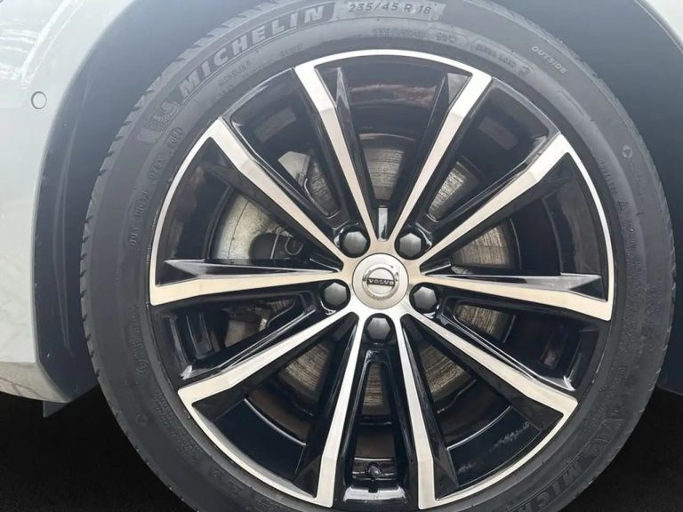 Volvo V60 T8 AWD Plus - photo 13