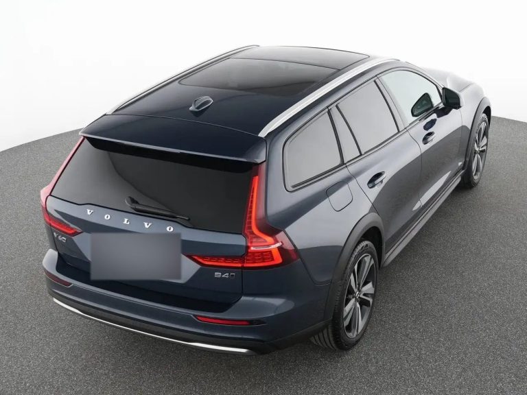 Volvo V60 Cross Country B4 AWD Ultimate - photo 14