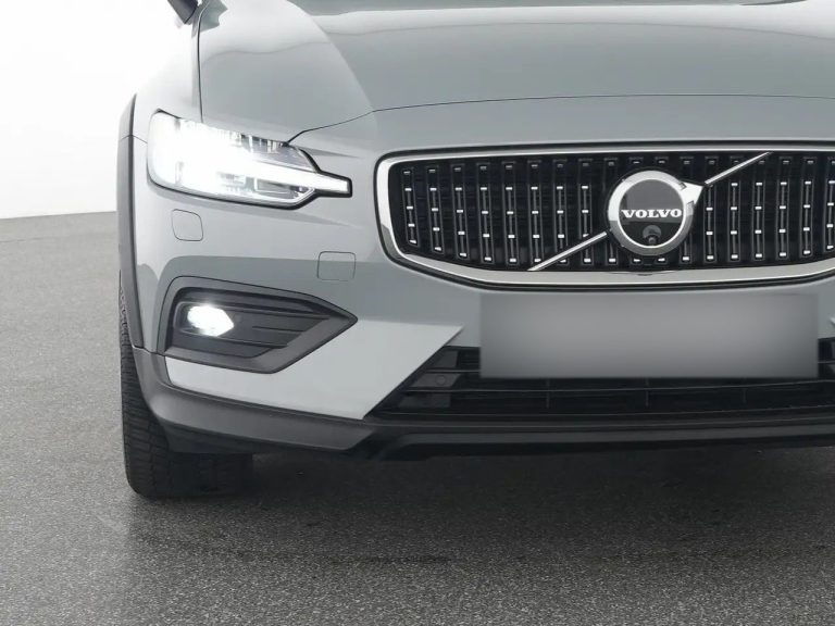 Volvo V60 Cross Country B4 AWD Plus - photo 16