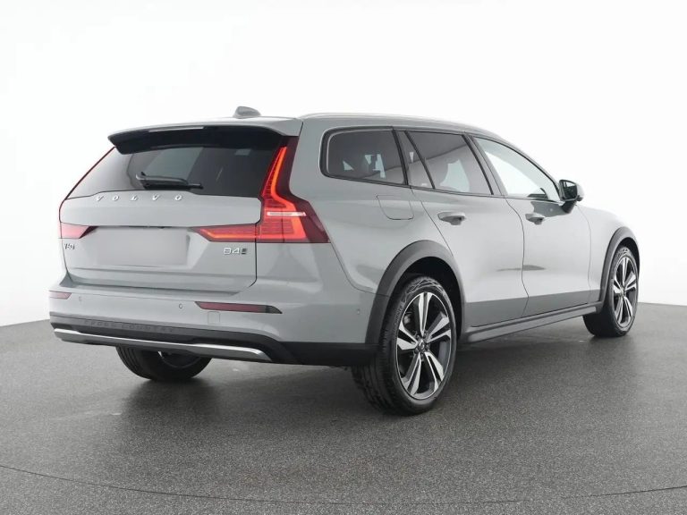 Volvo V60 Cross Country B4 AWD Ultimate - photo 2