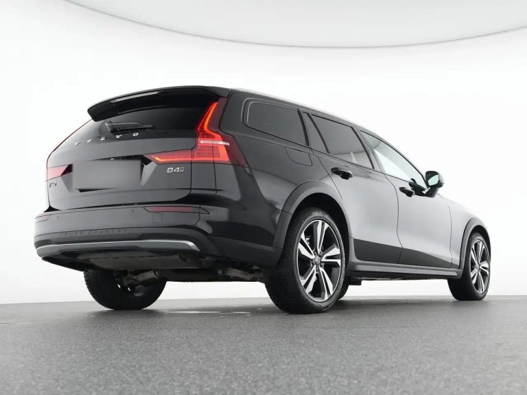 Volvo V60 Cross Country B4 AWD Plus - photo 7