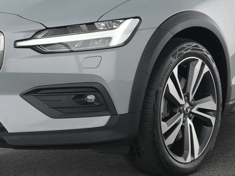 Volvo V60 Cross Country B4 AWD Ultimate - photo 8