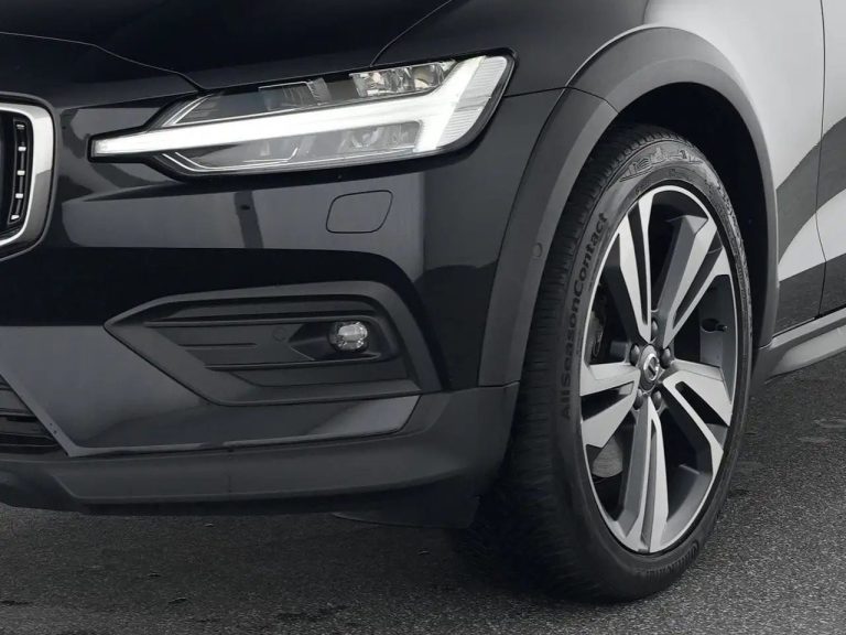 Volvo V60 Cross Country B4 AWD Plus - photo 8