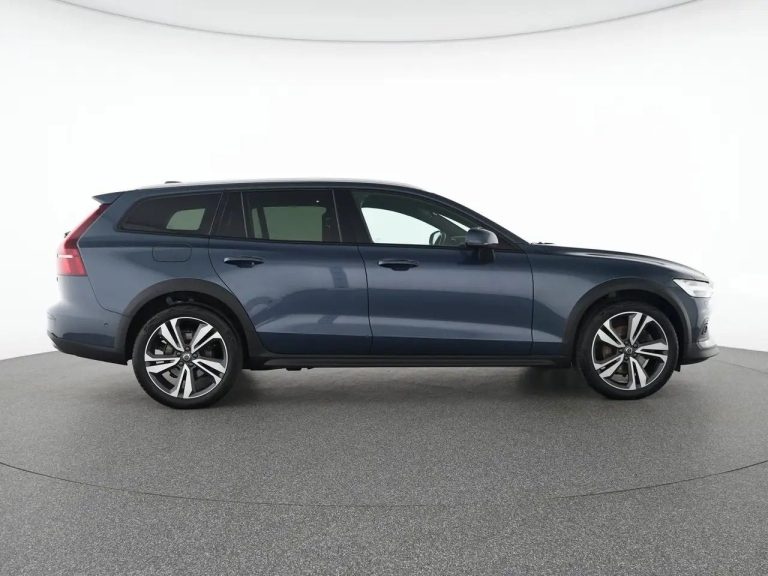 Volvo V60 Cross Country B4 AWD Ultimate - photo 8