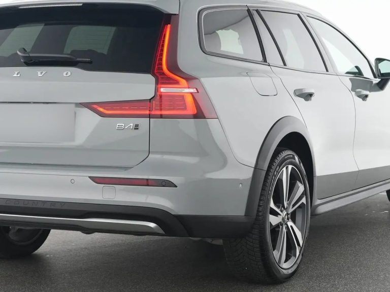 Volvo V60 Cross Country B4 AWD Plus - photo 9