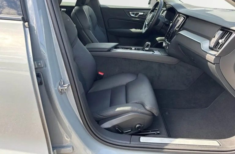 Volvo V60 B4 Plus Dark - photo 3