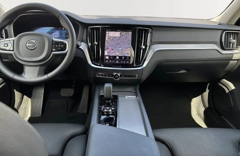 Volvo V60 B4 Plus Dark - photo 4