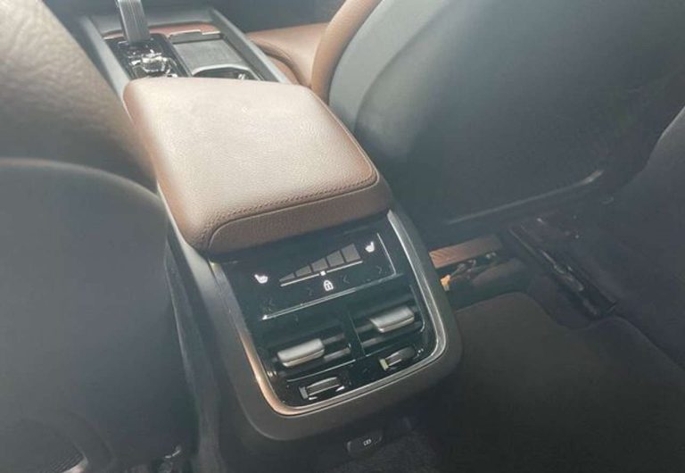Volvo V60 Cross Country B4 AWD Pro - photo 12