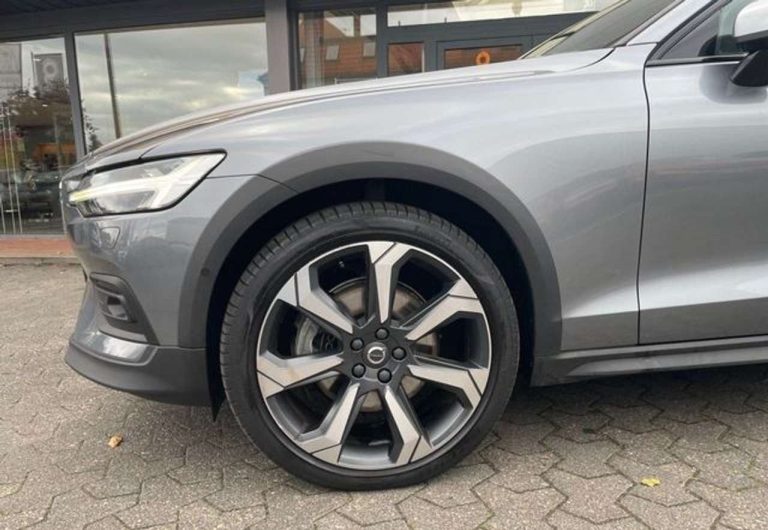 Volvo V60 Cross Country B4 AWD Pro - photo 14