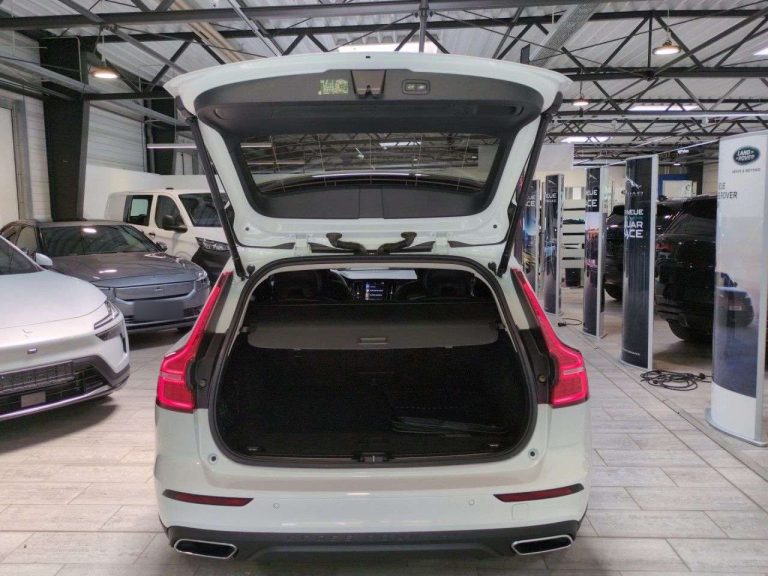 Volvo V60 Cross Country B4 AWD Pro - photo 18