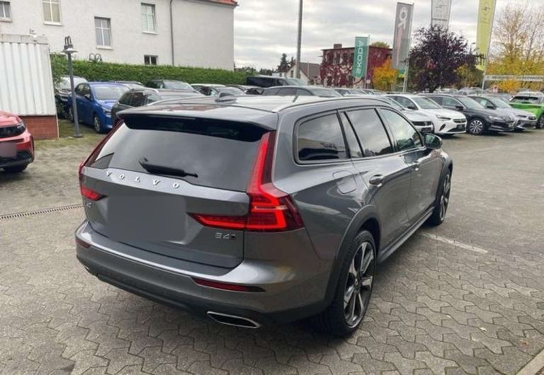 Volvo V60 Cross Country B4 AWD Pro - photo 4