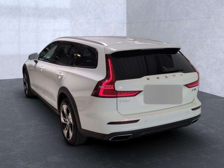 Volvo V60 Cross Country B4 AWD Pro - photo 5