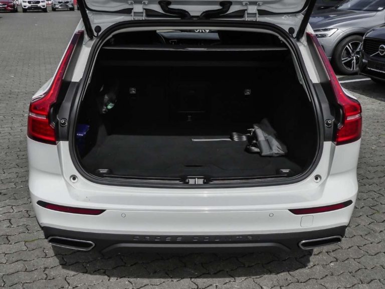 Volvo V60 Cross Country B4 AWD Pro - photo 10