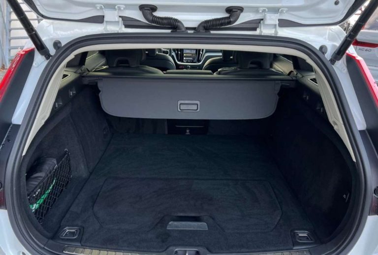 Volvo V60 Cross Country B4 AWD - photo 12