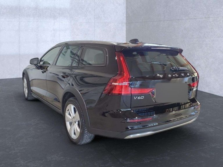 Volvo V60 Cross Country B4 AWD - photo 2