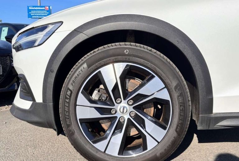 Volvo V60 Cross Country B4 AWD - photo 5