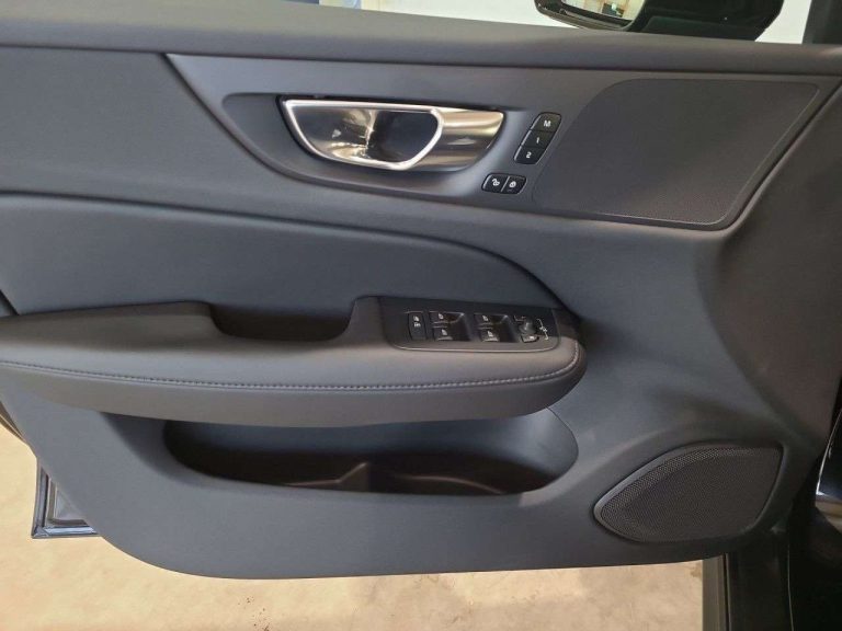 Volvo V60 Cross Country B4 AWD - photo 5