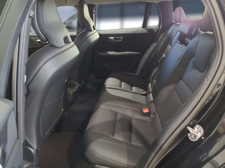 Volvo V60 Cross Country B4 AWD - photo 8