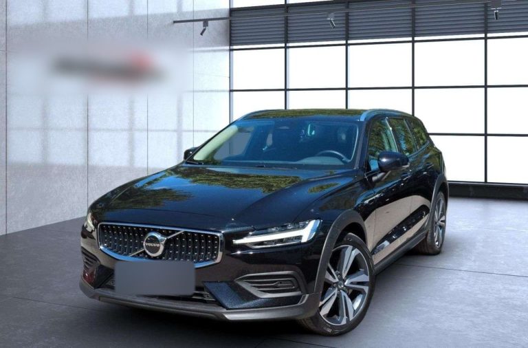 Volvo V60 Cross Country B4 AWD Plus
