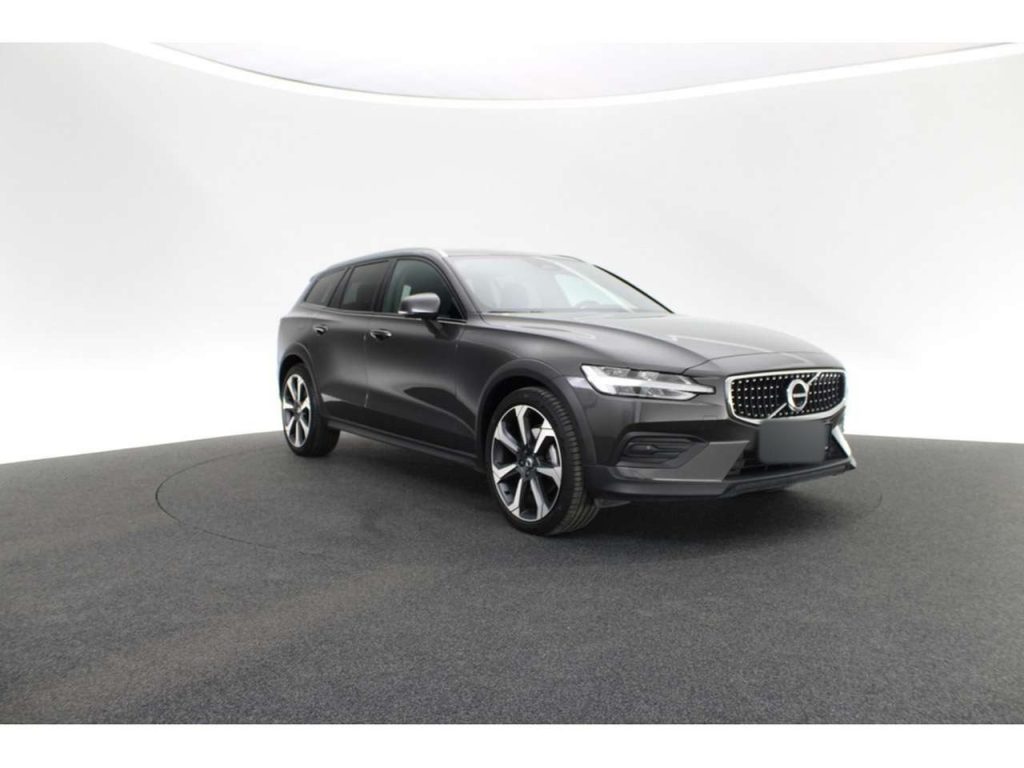 Volvo V60 Cross Country B4 Plus AWD