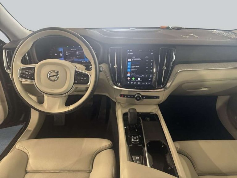 Volvo V60 Cross Country B4 AWD - photo 10