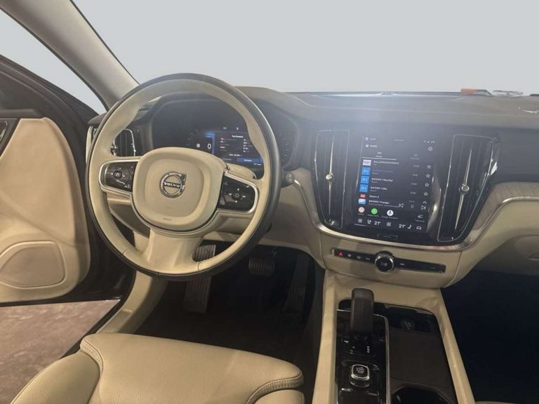 Volvo V60 Cross Country B4 AWD - photo 11