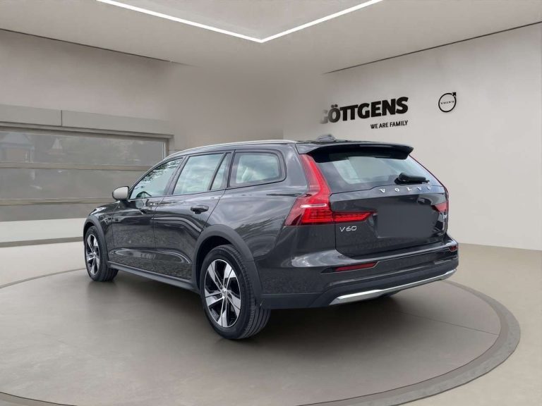 Volvo V60 Cross Country B4 AWD Plus - photo 2