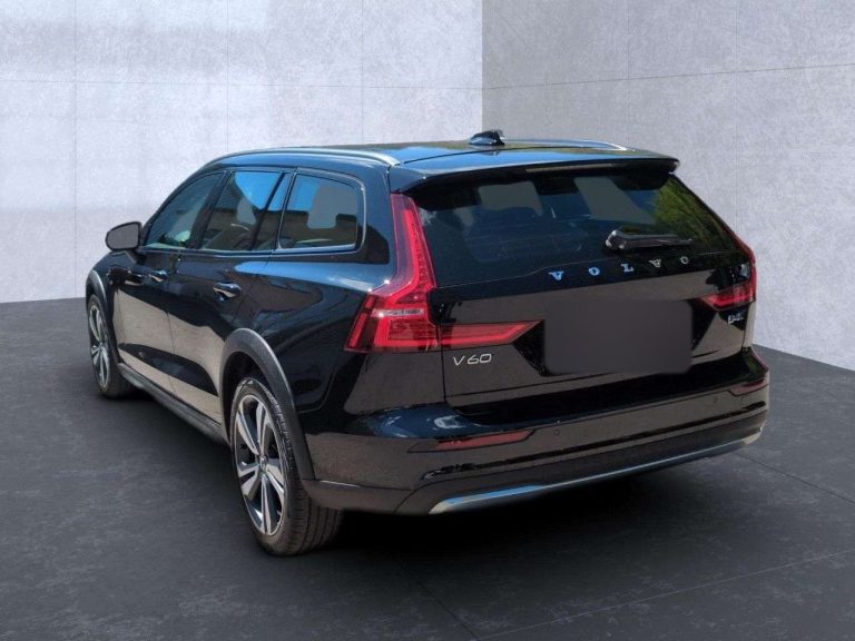 Volvo V60 Cross Country B4 AWD Plus - photo 2