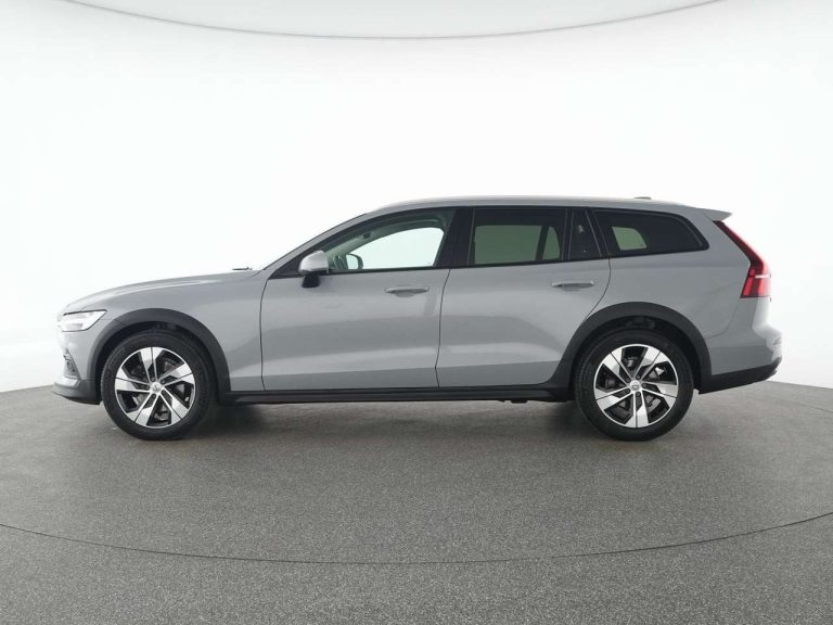 Volvo V60 Cross Country B4 AWD Plus - photo 3