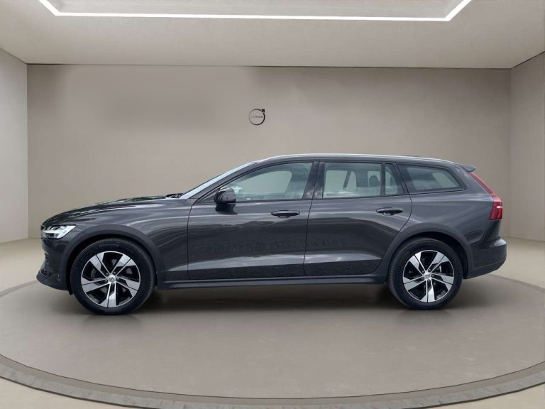 Volvo V60 Cross Country B4 AWD Plus - photo 3