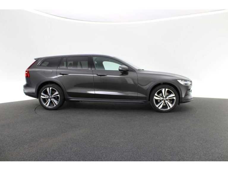 Volvo V60 Cross Country B4 AWD Plus - photo 3