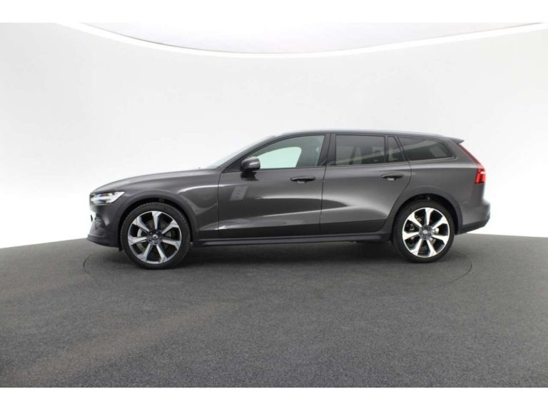 Volvo V60 Cross Country B4 Plus AWD - photo 3